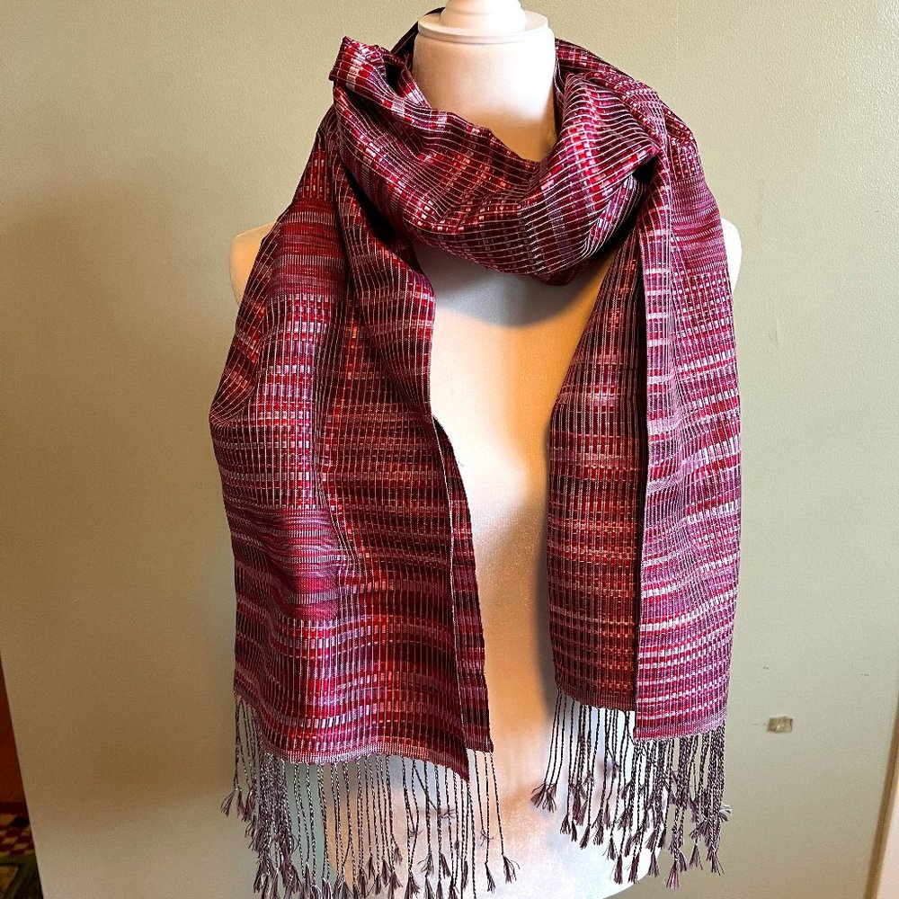 Red/pink woven silk scarf